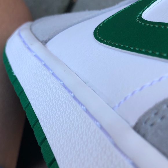 Jordan 1 Grey Green SE (Dead-Stock) - Picture 6 of 13